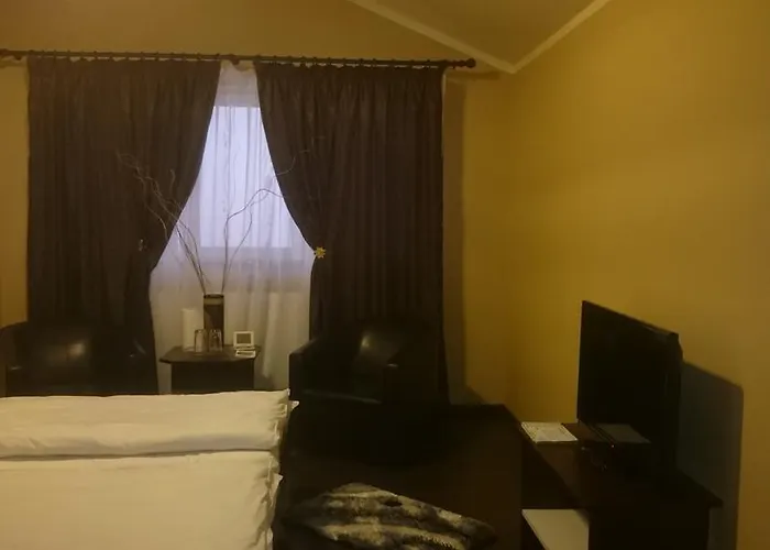 Crinul 3* Крайова