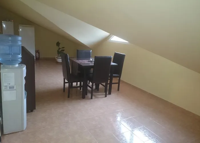 Crinul Гостевой дом Крайова